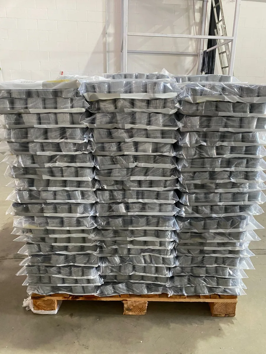 Pallet de sushi-packs de macrofibra embalados em filme Watersol AW2100